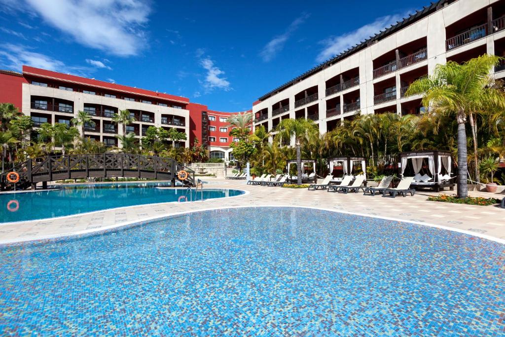 El hotel Barceló Marbella busca camareros y ayudantes de cocina para trabajar a jornada completa - 98676283 El hotel Barceló Marbella busca camareros y ayudantes de cocina para trabajar a jornada completa - 98676283
