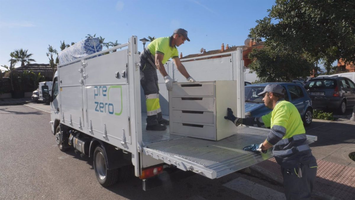 Estepona aumenta en un 225% la recogida de enseres en la última década - Estepona muebles Estepona aumenta en un 225% la recogida de enseres en la última década - Estepona muebles