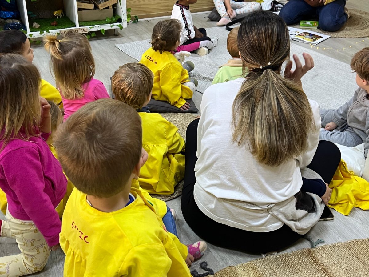 Día de cuentacuentos multicultural en un centro infantil de Estepona de cara al Día del Libro - WhatsApp Image 2024 04 22 at 16.33.26 1 Día de cuentacuentos multicultural en un centro infantil de Estepona de cara al Día del Libro - WhatsApp Image 2024 04 22 at 16.33.26 1