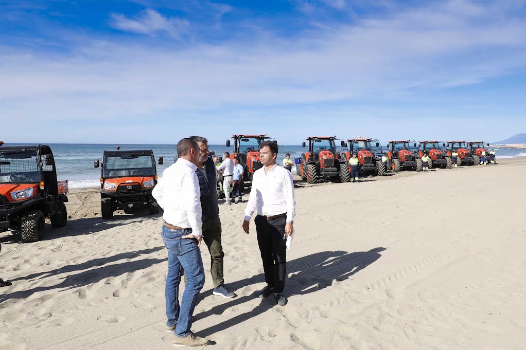 Marbella renueva la flota de limpieza de playas con una decena de vehículos - 1 2 Marbella renueva la flota de limpieza de playas con una decena de vehículos - 1 2