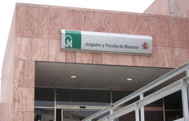 Un hombre detenido en Málaga por presuntos abusos sexuales a su hija menor - Fachada Juzgado y la Fiscalía de Menores de Málaga.