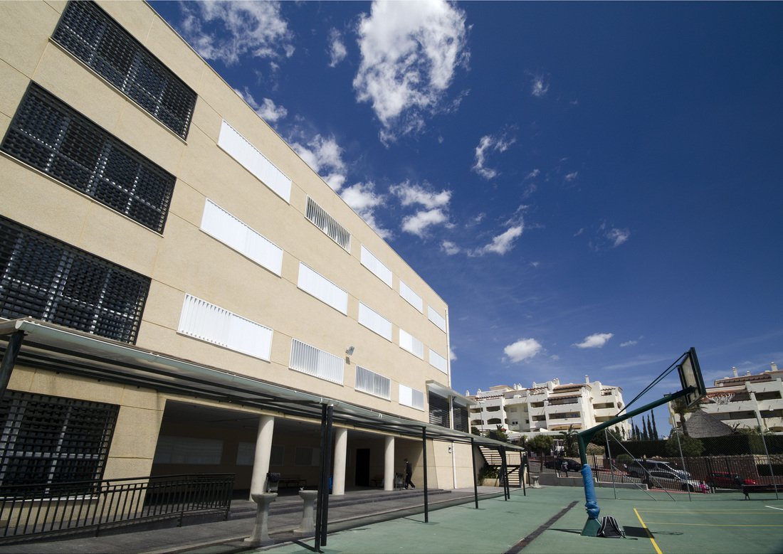 Veinte alumnos son excluidos de su instituto preferente por falta de plazas en Benalmádena - IES Benalmadena IES Benalmádena