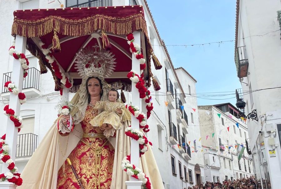 La Virgen del Rosario del Campo, lista para sus fiestas patronales en Casares - WhatsApp Image 2024 05 16 at 16.24.28 e1715871918643 La Romería de la Virgen del Rosario del Campo de Casares