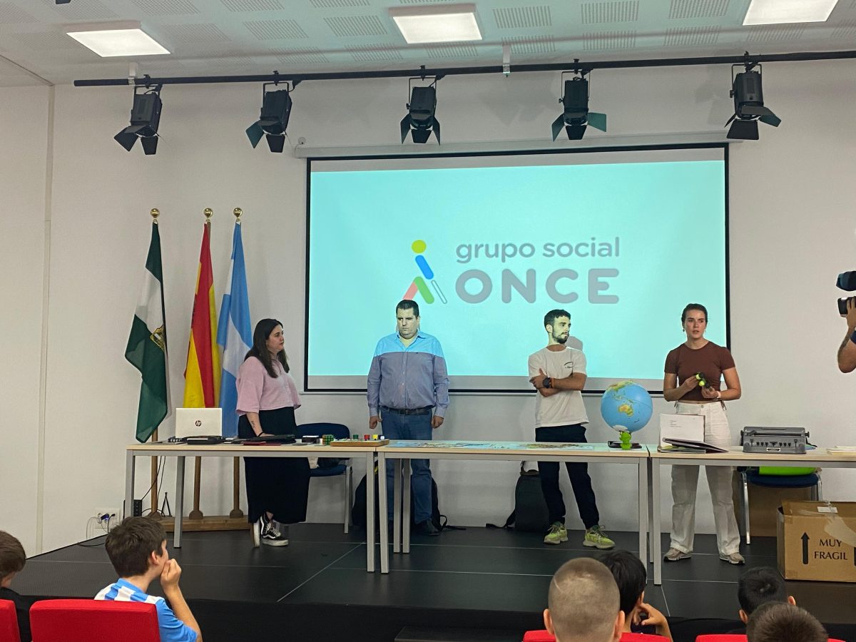 Más de 300 escolares de Fuengirola participan en una jornada de sensibilización de la ONCE - WhatsApp Image 2024 05 17 at 11.53.30 Más de 300 escolares de Fuengirola participan en una jornada de sensibilización de la ONCE - WhatsApp Image 2024 05 17 at 11.53.30
