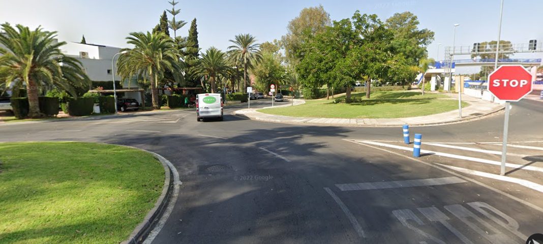 Atropellan a una niña de 6 años a la altura del Centro Comercial Guadalmina en San Pedro - avenida san pedro Avenida donde ha ocurrido el atropello, a la altura del Centro Comercial Guadalmina, en San Pedro. / Google Maps
