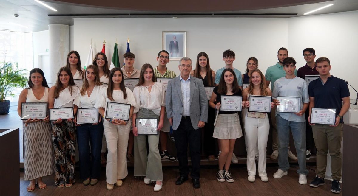 Estepona premia a los estudiantes de bachillerato con mejores notas - 448914971 1014897563327201 2459379827989954473 n Estepona premia a los estudiantes de bachillerato con mejores notas - 448914971 1014897563327201 2459379827989954473 n