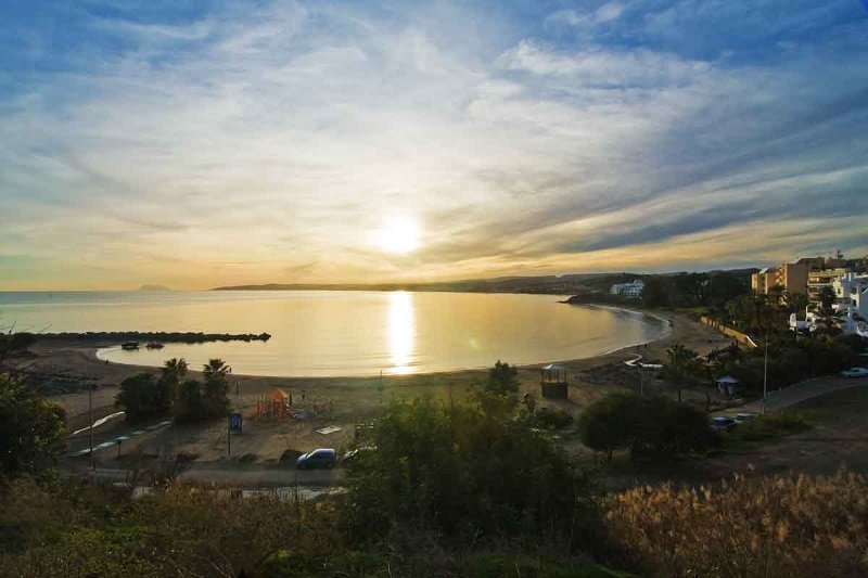 Playa del Cristo en Estepona.