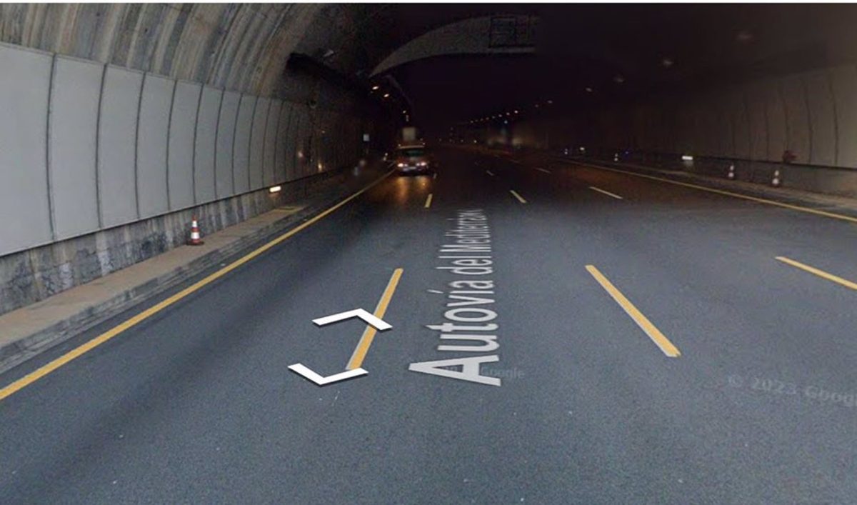 Fallece una motorista al chocar con un coche en el túnel de Churriana en Málaga - Tunel 112 Fallece una motorista al chocar con un coche en el túnel de Churriana en Málaga - Tunel 112