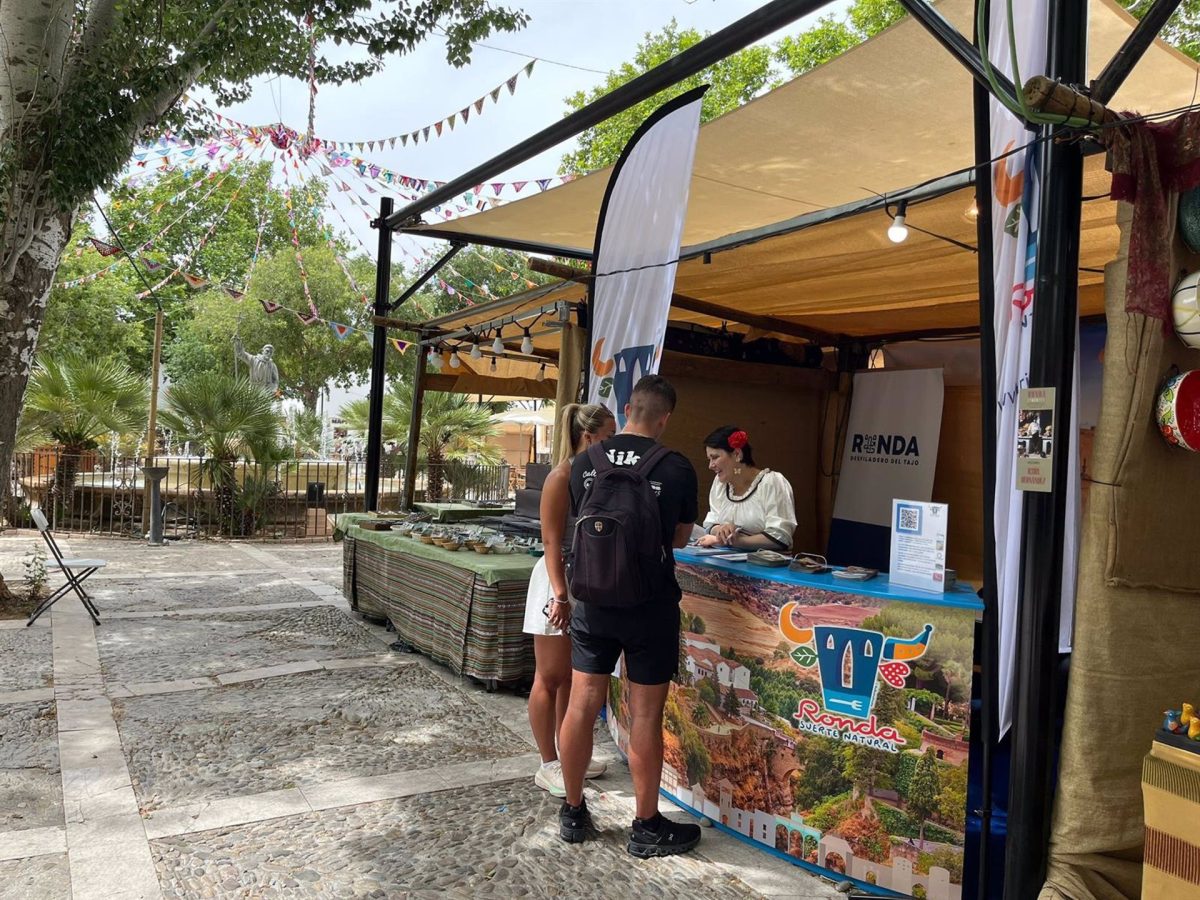 Turismo de Ronda instala un punto de información en Ruedo Alameda con motivo de Ronda Romántica - Turismo de Ronda Turismo de Ronda instala un punto de información en Ruedo Alameda con motivo de Ronda Romántica - Turismo de Ronda