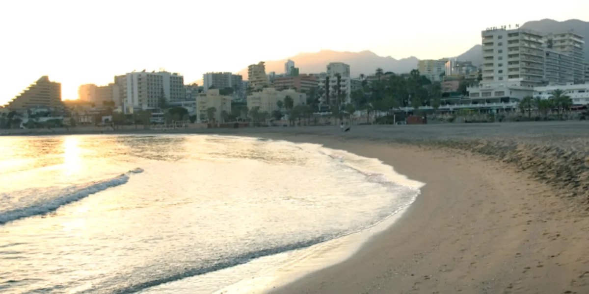 ¿Cuáles son las mejores playas de la Costa del Sol para ir con niños? - arc 19590 g