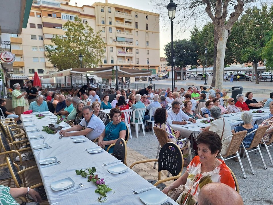 Cena de mayores/ Ayto de Manilva.