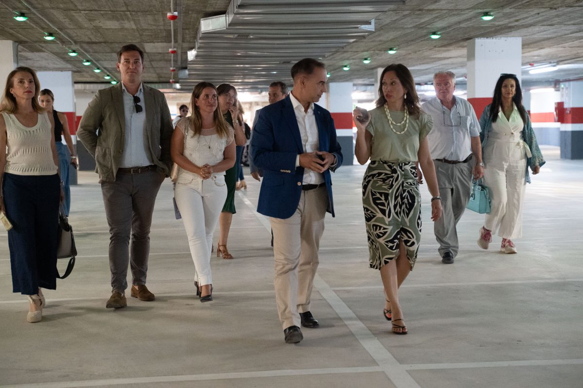 El parking de Pueblosol en Benalmádena ya está operativo y será el más barato de toda la Costa: 1 euro al día - DSC07146 Patricia Navarro, delegada de la Junta de Andalucía en Málaga, visita el parking de Pueblosol en Benalmádena.