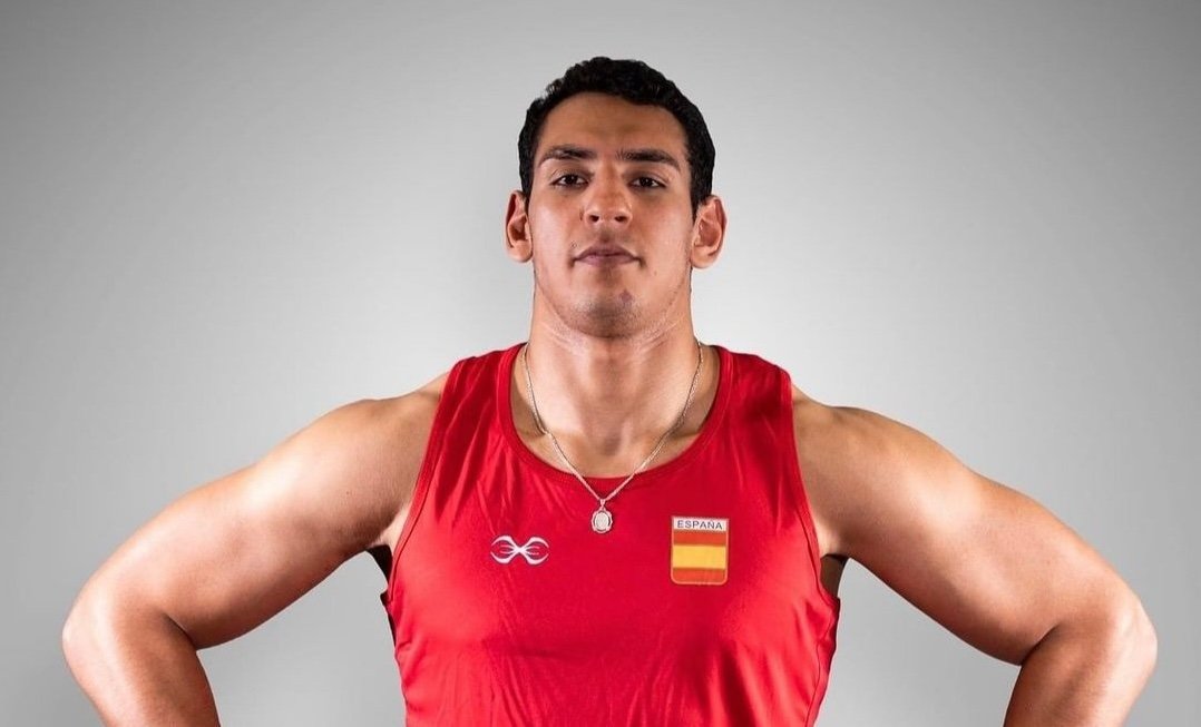 El boxeador marbellí, Ayoub Ghadfa, llega a los Juegos Olímpicos de París 2024 - GH HcFcWwAEOk7F El boxeador Ayoub Ghadfa en los JJOO de París 2024