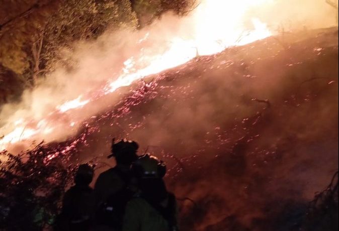 Los vecinos desalojados por el incendio de Casares no volverán todavía a sus casas - GTO1YRzW4AAZEBx e1721806458453 Los vecinos desalojados por el incendio de Casares no volverán todavía a sus casas - GTO1YRzW4AAZEBx e1721806458453
