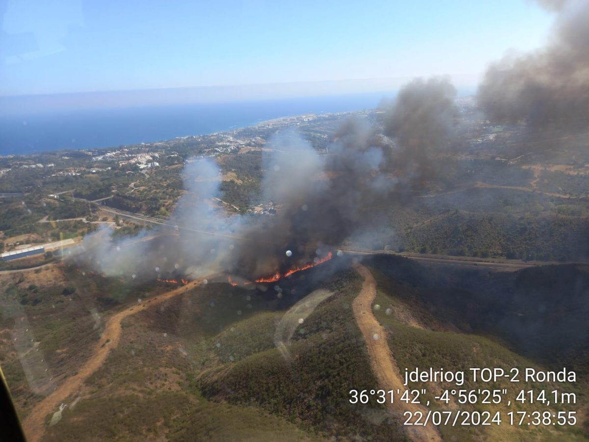 INFOCA sigue trabajando en extinguir el fuego del paraje Nagüeles en Marbella - IMG 3525 INFOCA sigue trabajando en extinguir el fuego del paraje Nagüeles en Marbella - IMG 3525