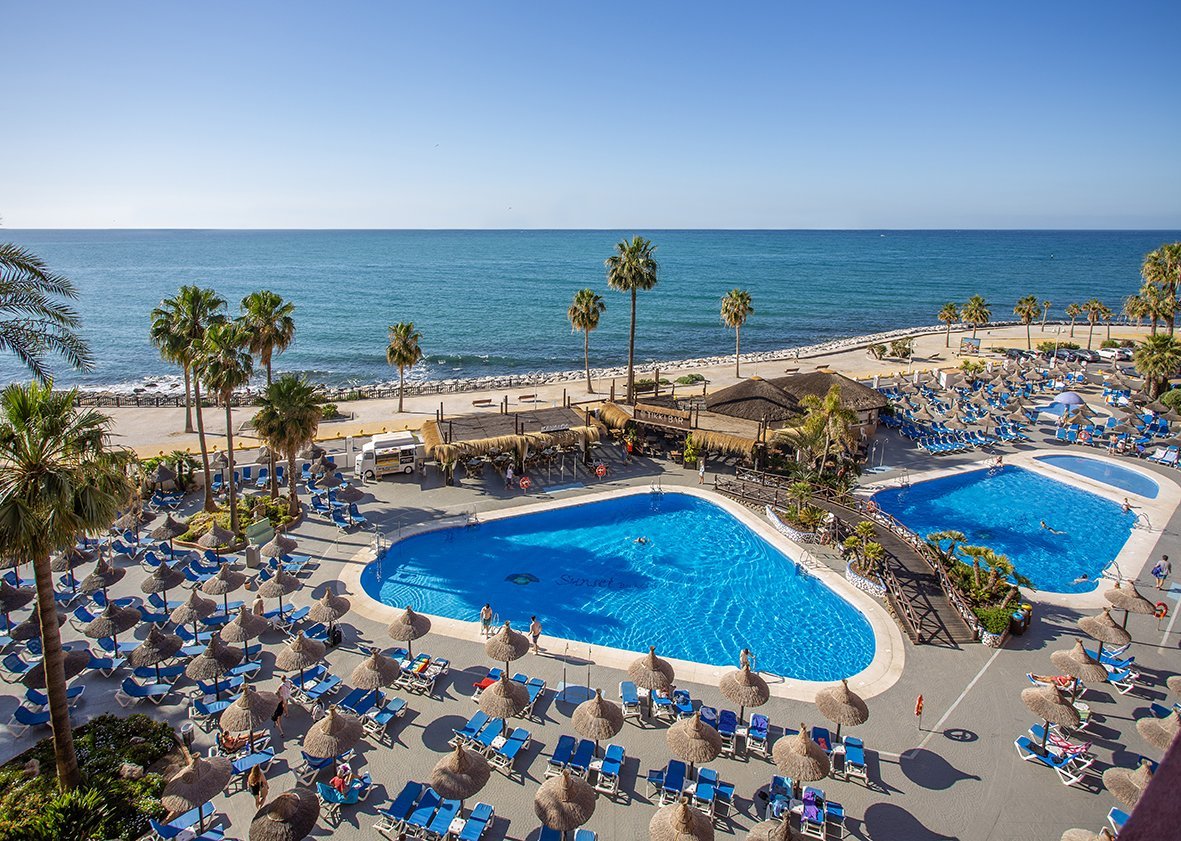 La Costa del Sol cierra julio con una ocupación hotelera del 86,66%, dos puntos más que en 2023 - Nota de Prensa 2024 07 31 Cierre Julio y Estimaciones Agosto y Septiembre Datos Foto 2 Sunset Beach Hotel en la Costa del Sol.