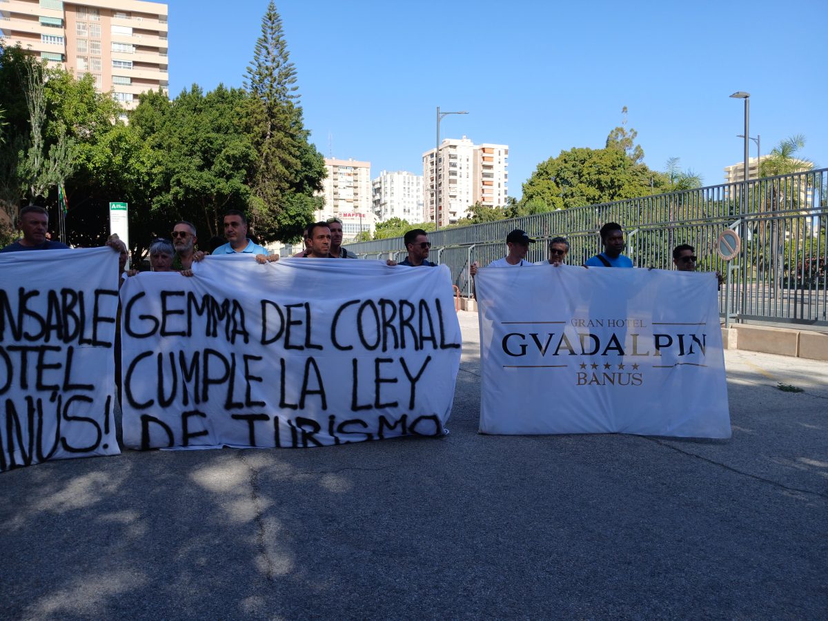 Los trabajadores del Guadalpín Banús logran reunirse con Turismo - WhatsApp Image 2024 07 15 at 10.44.46 Manifestación del Hotel Guadalpín Banús en Málaga. / E.CASTILLEJO