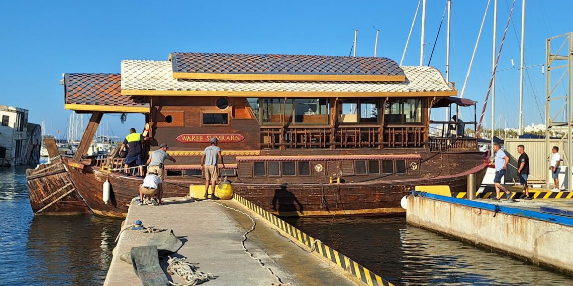 El Puerto Deportivo de Benalmádena recupera un barco de 30 toneladas que se hundió durante la Veladilla del Carmen - WhatsApp Image 2024 07 26 at 10.51.29 1140x570 1 El Puerto Deportivo de Benalmádena recupera un barco de 30 toneladas que se hundió durante la Veladilla del Carmen - WhatsApp Image 2024 07 26 at 10.51.29 1140x570 1