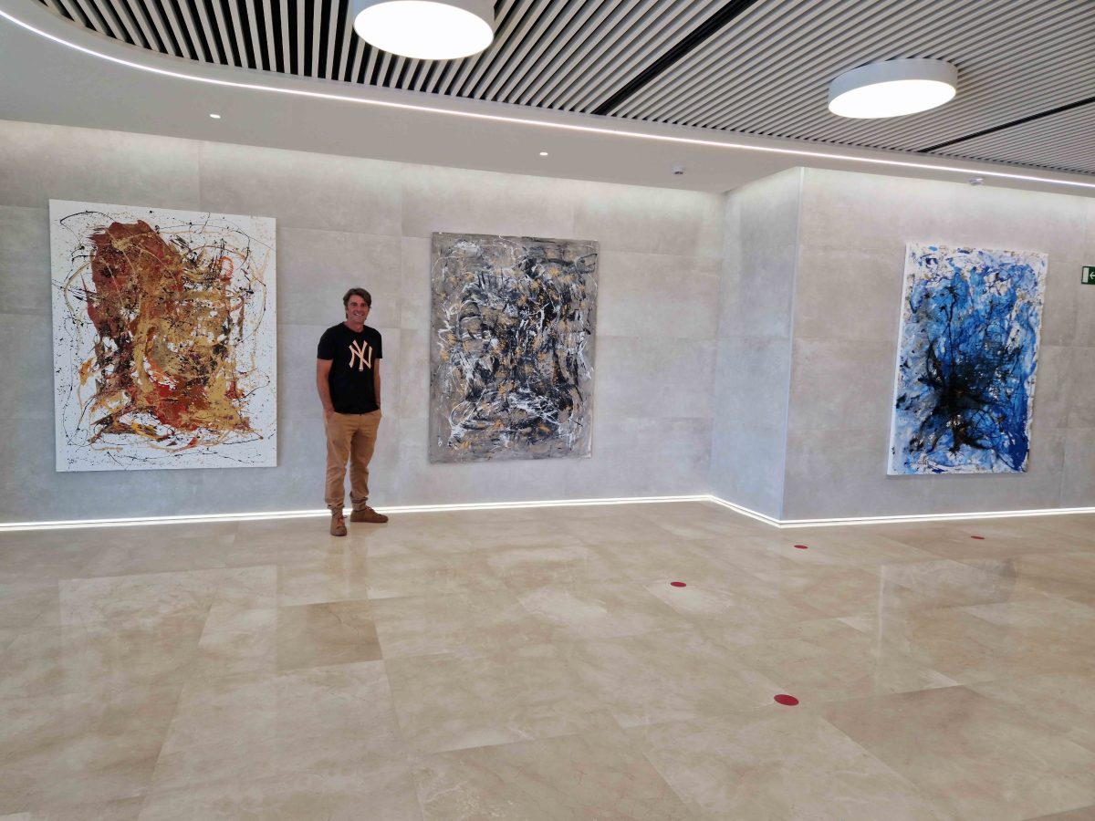Curro Leyton presenta su último trabajo artístico en Quirónsalud Marbella - leyton exposicion quironsalud marbella Exposición Quirónsalud Marbella.