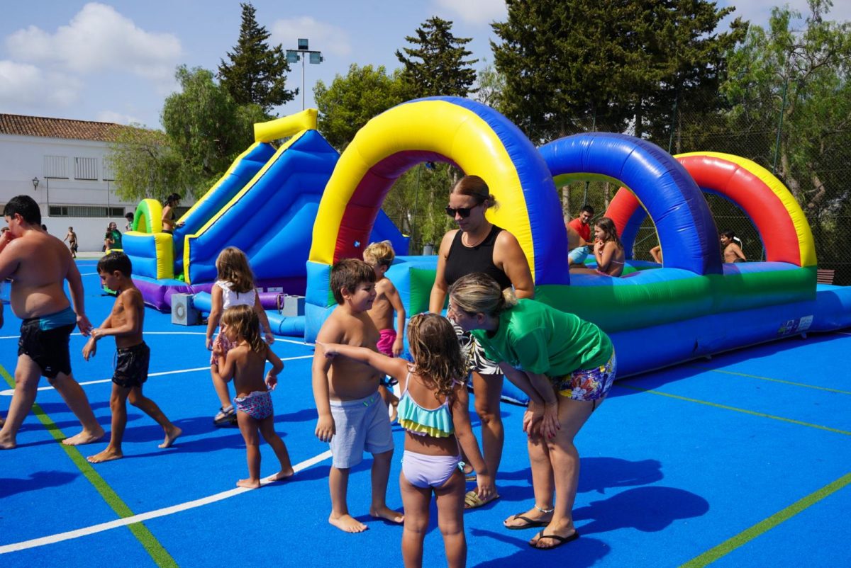Piscina, hinchables y un toro mecánico, los más pequeños despiden por todo lo alto la Escuela de Verano en Casares - 457247861 965196932319191 3674319737335804526 n Piscina, hinchables y un toro mecánico, los más pequeños despiden por todo lo alto la Escuela de Verano en Casares - 457247861 965196932319191 3674319737335804526 n