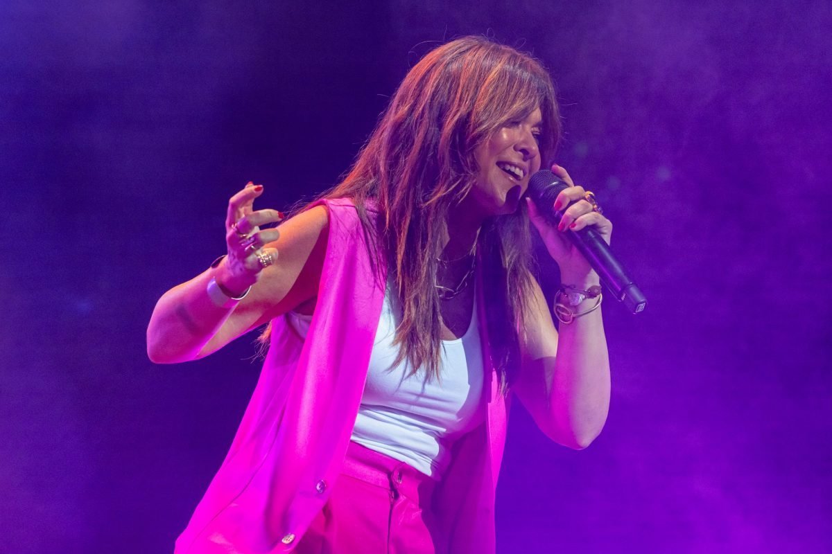 Aclamado cierre de gira de Vanesa Martín en Starlite Marbella con caras conocidas como Sonsoles Ónega - 9s23XLVl Aclamado cierre de gira de Vanesa Martín en Starlite Marbella con caras conocidas como Sonsoles Ónega