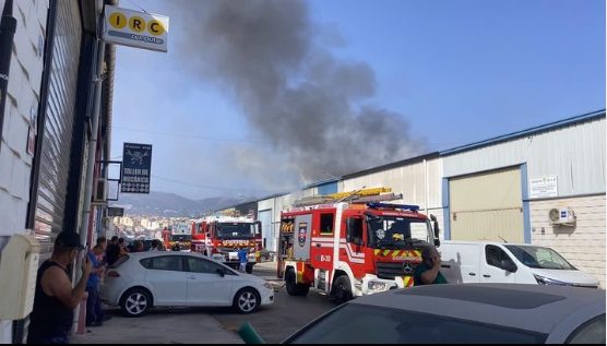 Se produce un incendio en una nave de motos en el Polígono La Vega en Mijas - Captura 13 Incendio en una nave en Mijas./ FSQ