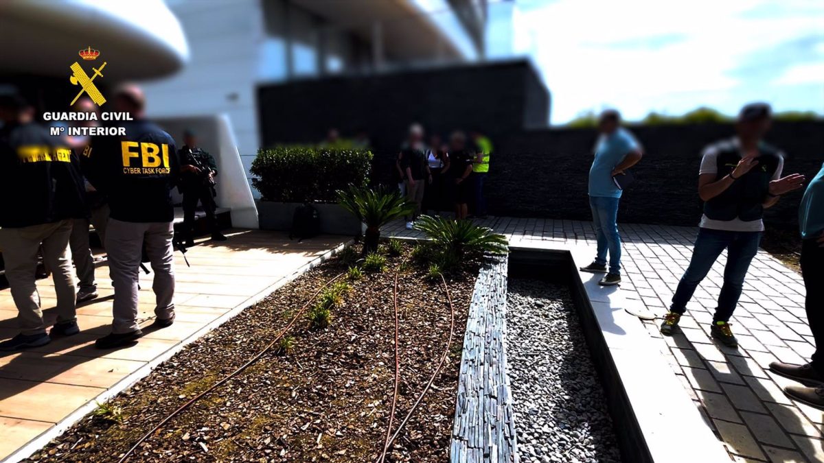 La Guardia Civil detiene en Estepona al líder de una red internacional de ciberdelincuencia - Detencion Guardia Civil La Guardia Civil detiene en Estepona al líder de una red internacional de ciberdelincuencia - Detencion Guardia Civil