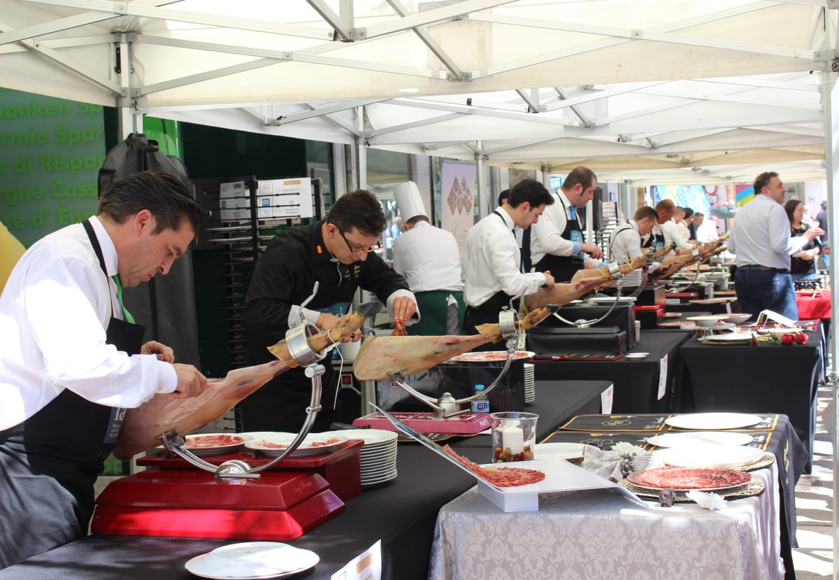Oye, que vuelve el Certamen del Jamón a Estepona con Falete, La Húngara y Miguel Sáez - IMG 7615 Certamen del Jamón en Estepona.