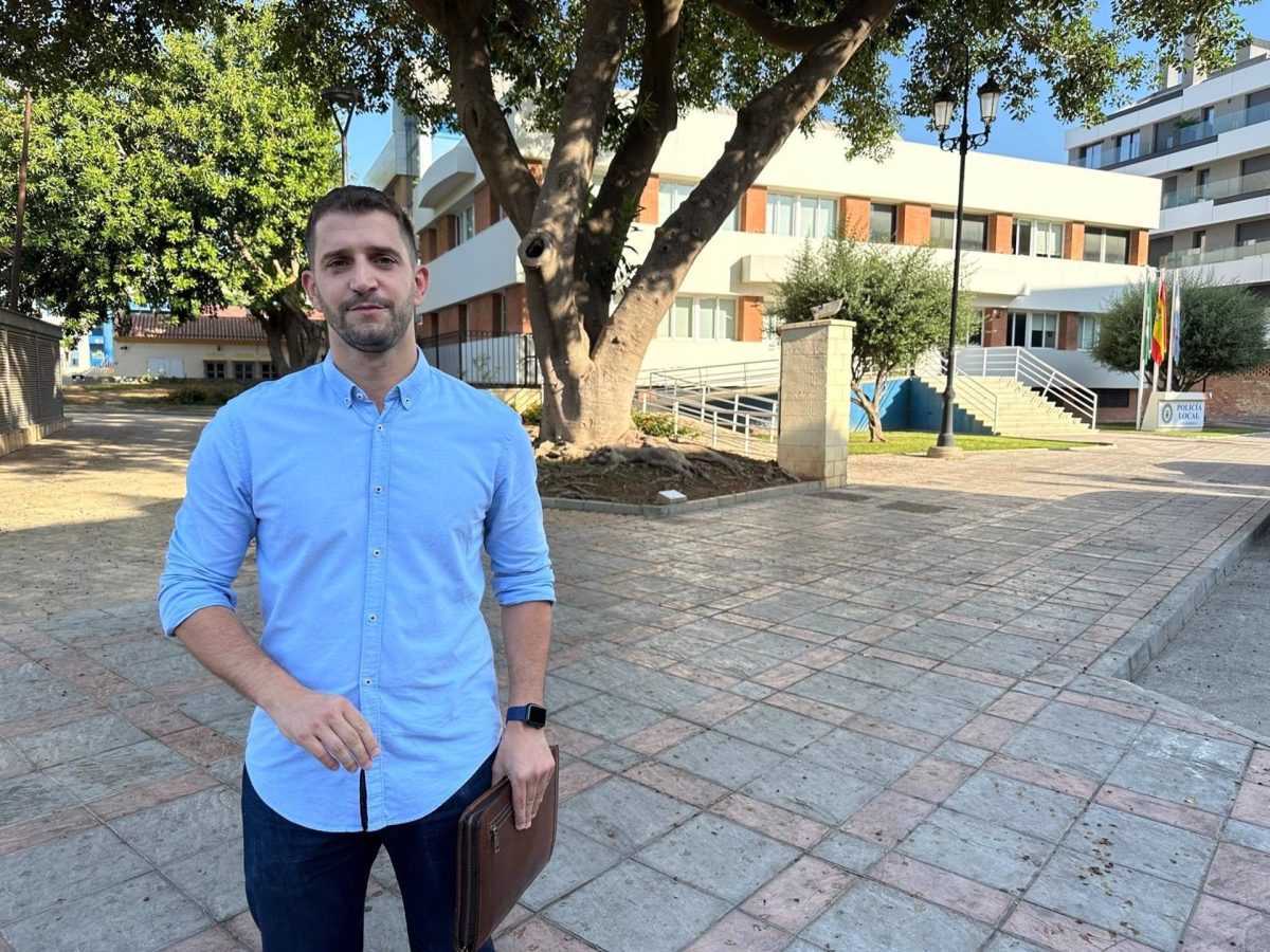 Policía Local de Fuengirola intensifica control del cumplimiento de las ordenanzas de convivencia - Jose Luis Ponce Policía Local de Fuengirola intensifica control del cumplimiento de las ordenanzas de convivencia - Jose Luis Ponce