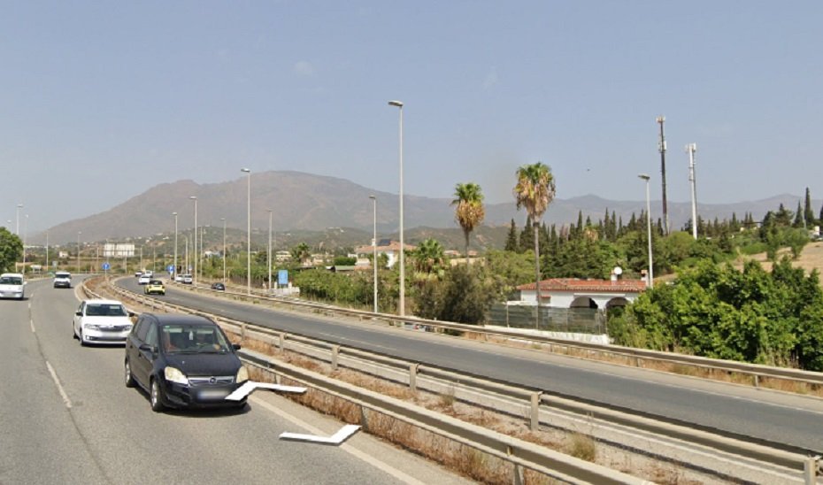 Muere un motorista de 52 años en un accidente de tráfico en Estepona - Lugar donde ha ocurrido el accidente Lugar donde ha ocurrido el accidente./ 112
