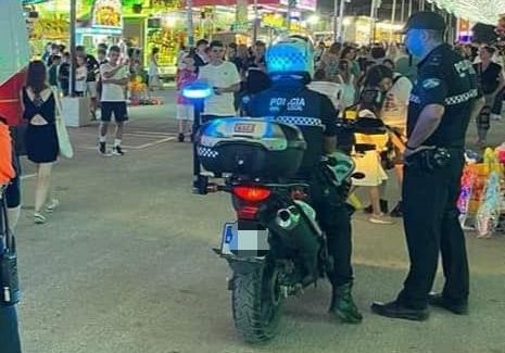 Detienen a un joven que llevaba un revólver en la Feria de la Cala de Mijas - WhatsApp Image 2024 08 01 at 11.21.18 e1722504219644 Policía Local de Mijas.
