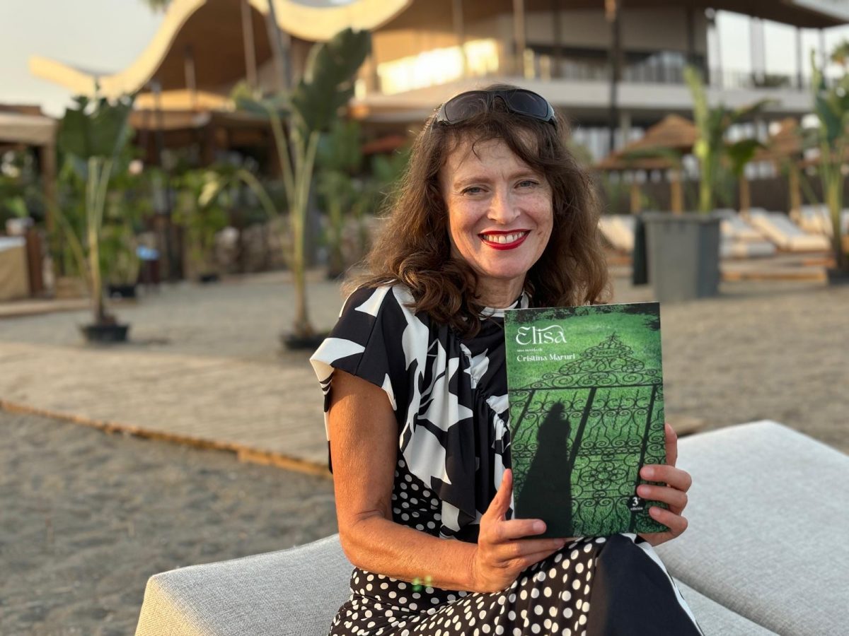 Cristina Maruri presenta su novela romántica 'Elisa', una historia que nace con un objetivo solidario - WhatsApp Image 2024 08 01 at 12.26.09 Cristina Maruri con su nueva novela 'Elisa'