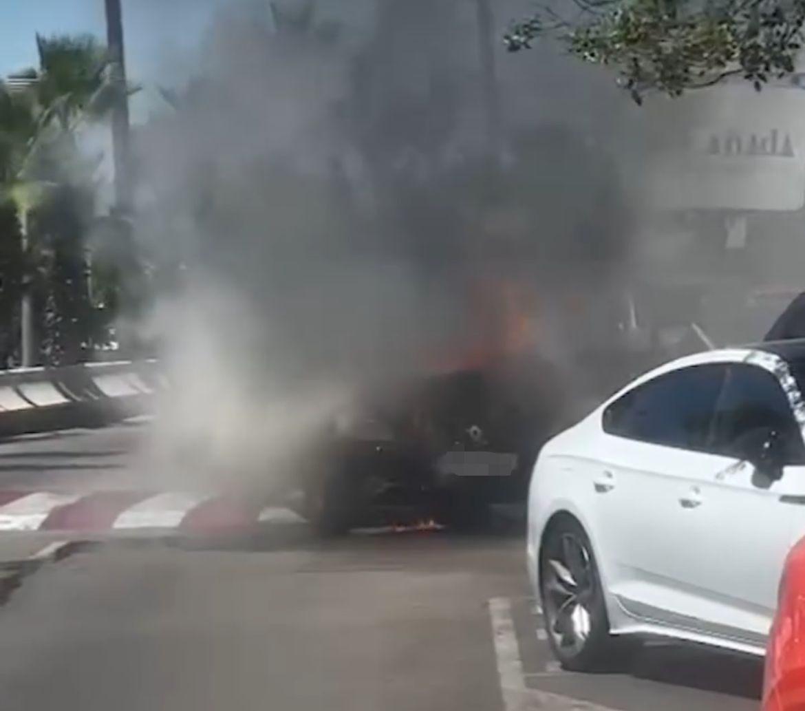 Arde un vehículo en el Centro Comercial La Cañada en Marbella - WhatsApp Image 2024 08 14 at 13.37.59 Arde un vehículo en el Centro Comercial La Cañada en Marbella - WhatsApp Image 2024 08 14 at 13.37.59