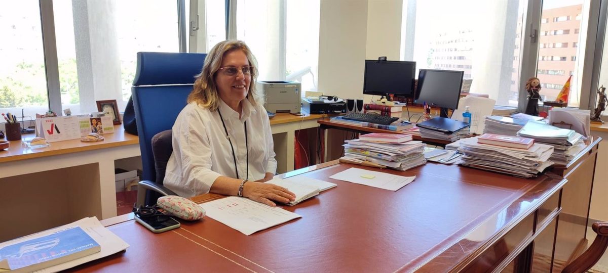 La presidenta de la Audiencia aplaude la puesta en marcha de un depósito judicial para vehículos incautados - Lourdes Garcia Ortiz La presidenta de la Audiencia aplaude la puesta en marcha de un depósito judicial para vehículos incautados - Lourdes Garcia Ortiz
