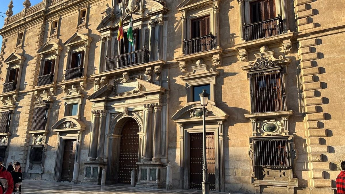 Confirman condena a una intermediaria por quedarse dinero para una vivienda vendida a otra persona - Sede TSJA Confirman condena a una intermediaria por quedarse dinero para una vivienda vendida a otra persona - Sede TSJA
