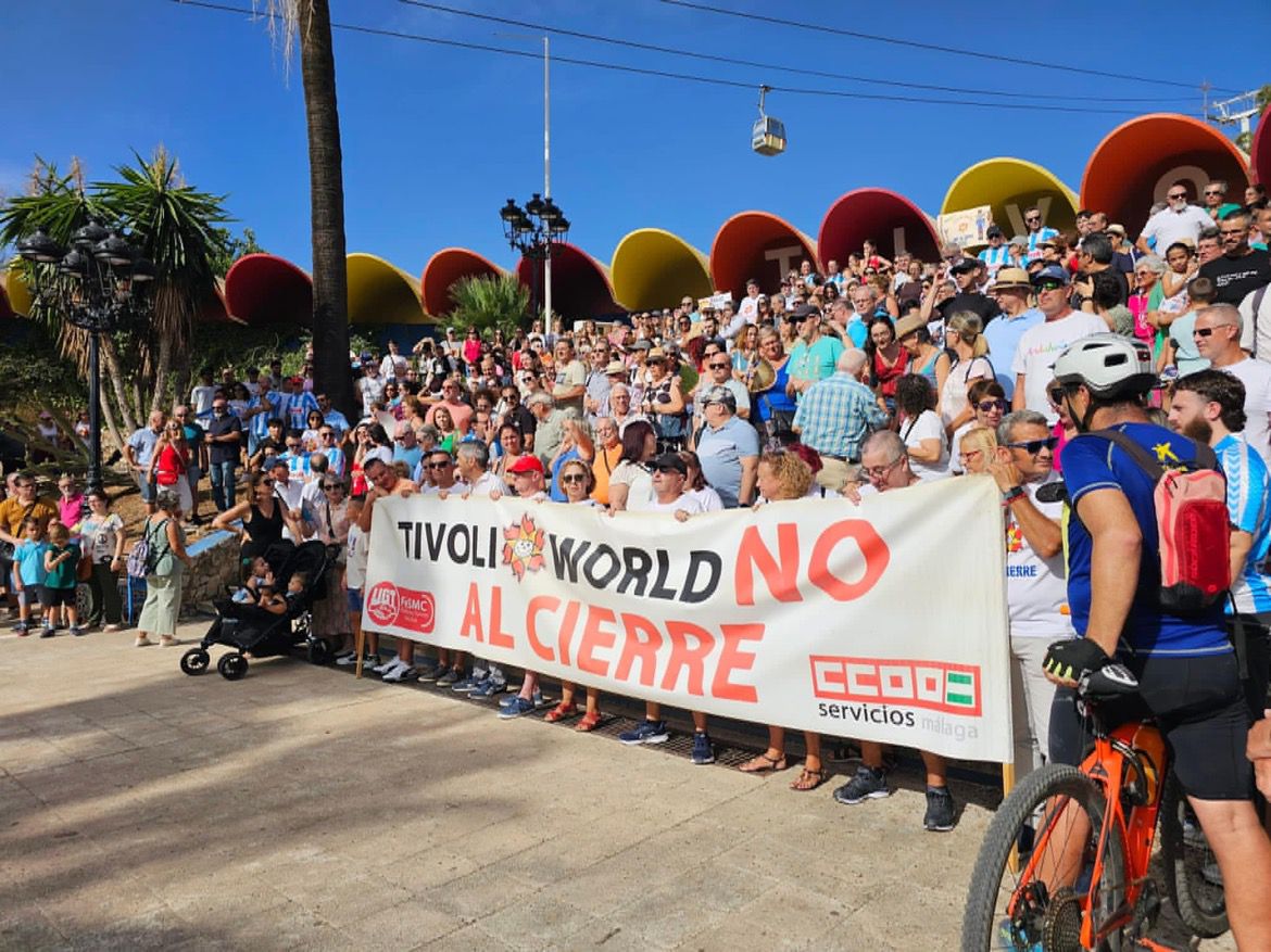 "Era lo que esperábamos y por lo que luchábamos". Los trabajadores del Tivoli celebran su reapertura - 462007407 1113895820741039 8895561359159315932 n Manifestación a las puertas del parque Tívoli, Benalmádena.