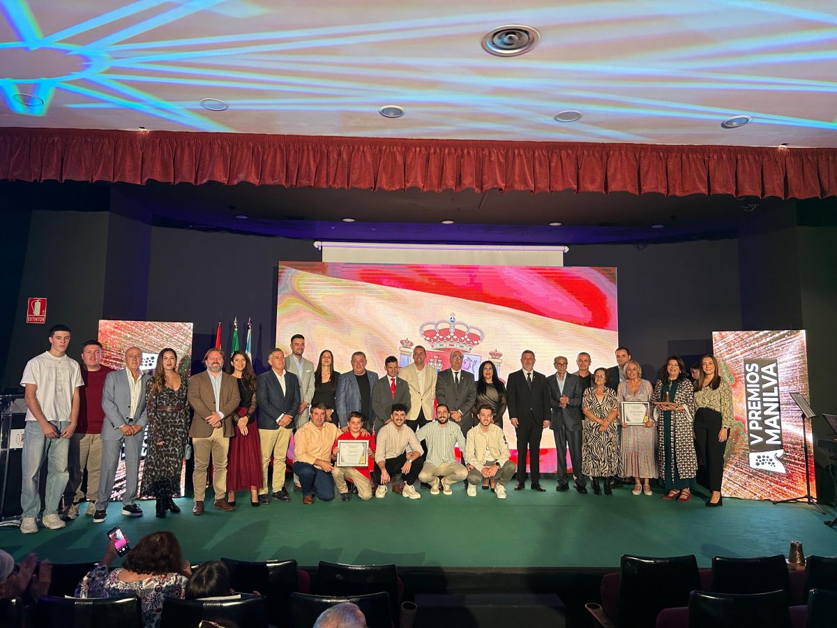 El alcalde preside el acto de entrega de los Premios Manilva en sus tres categorías - Premios Manilva El alcalde preside el acto de entrega de los Premios Manilva en sus tres categorías - Premios Manilva