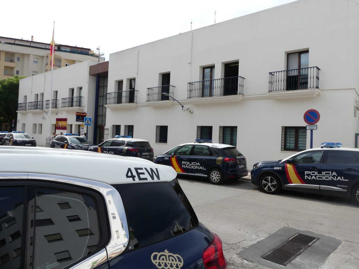 Destapan en Estepona un fraude de más de 500.000 euros a la tesorería de un organismo - comisaria Estepona Comisaría de Estepona. / Archivo