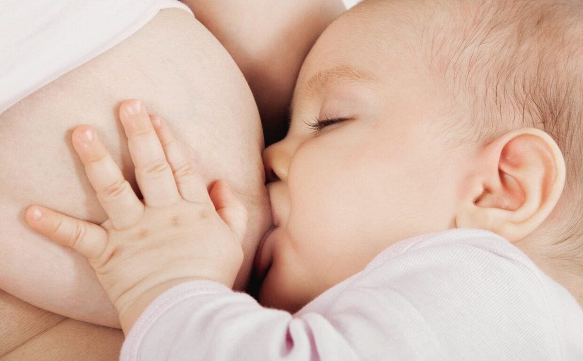 Estepona analizará la leche de madres lactantes para investigar sobre el cáncer de mama posparto - leche materna Investigación sobre el cáncer posparto con el análisis de la leche materna.