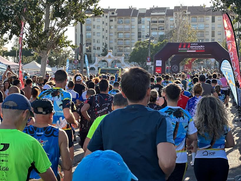 Récord histórico de la VII Media Maratón de Fuengirola: 35.000 euros recaudados para los afectados de la DANA - 1 Récord de participantes en la media maratón de Fuengirola.