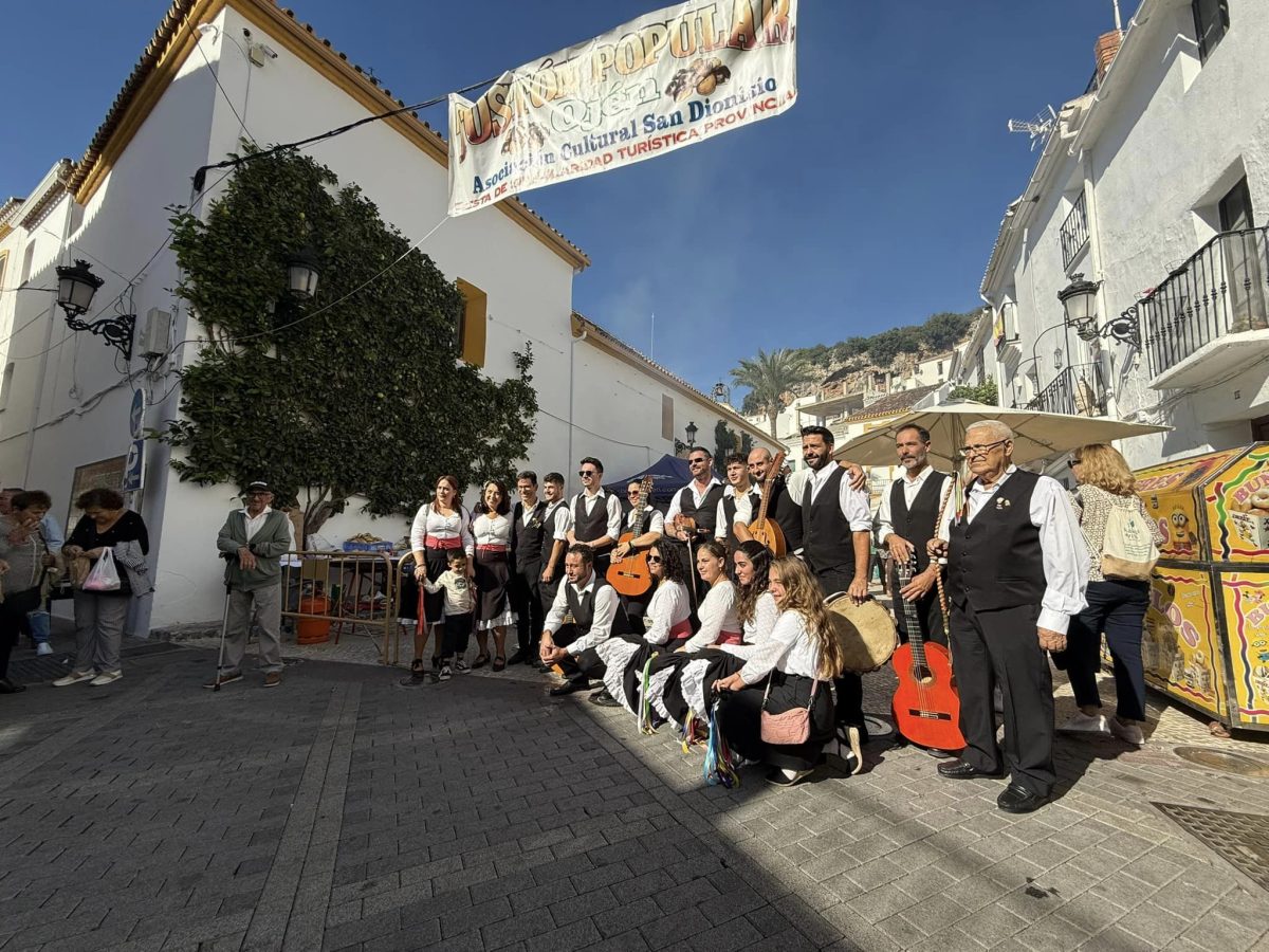 El Tostón de Ojén, 30 años de fiesta, castañas y aguardiente - 466129549 1142806481183306 5374083723657468739 n Los grupos de verdiales en el Tostón Popular de Ojén. Pablo Gómez