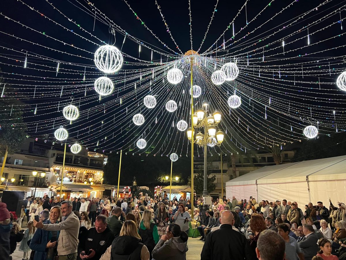 Más de cuatro millones de luces LED encandilan a Mijas: Así arranca la Navidad - 468868835 1157949369669017 7817313955488201152 n Alumbrado en Mijas. Elena Castillejo