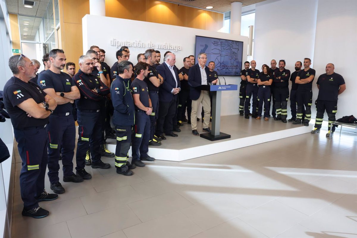 Los bomberos del CPB definen "lo de Valencia como la catástrofe del siglo" - Bomberos CPB Bomberos CPB en la Diputación de Málaga.