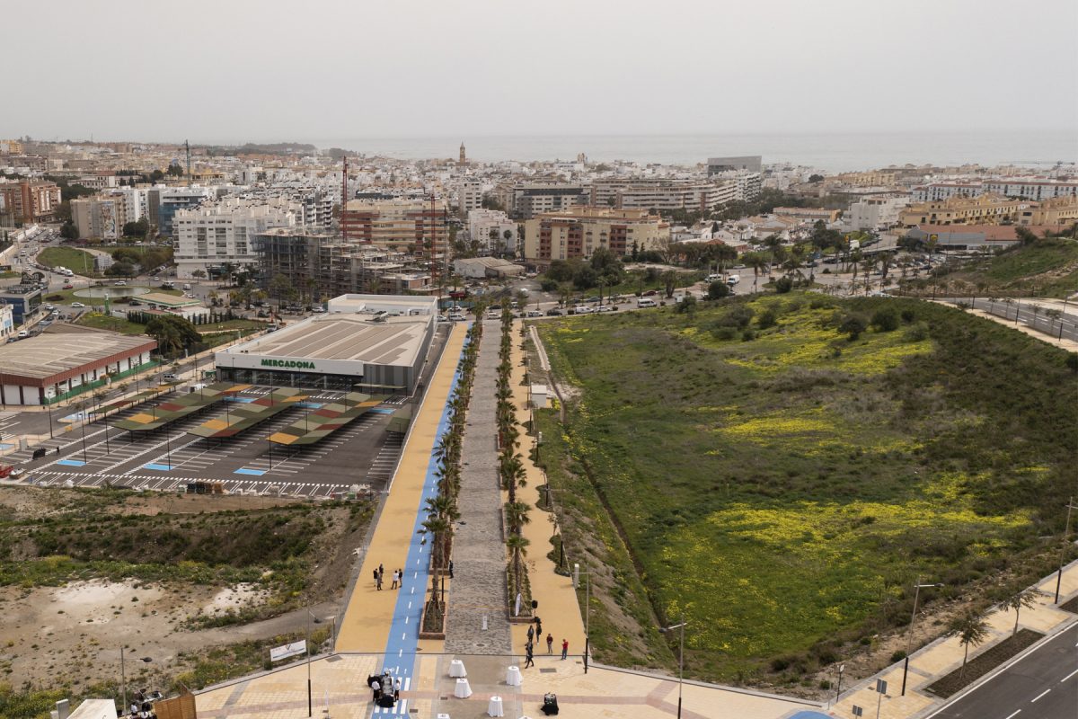 Imagen de la parcela de la nueva piscina municipal de Estepona.