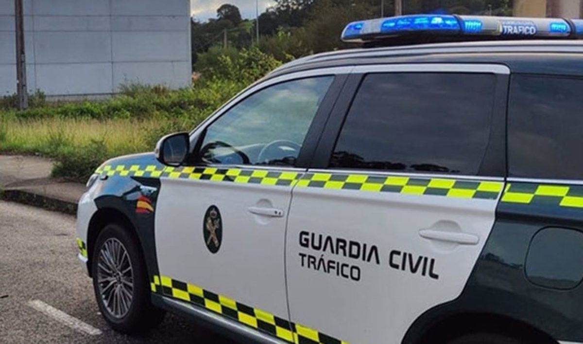 Un camionero da positivo en cannabis y cocaína tras salirse de la vía en Málaga con 7 coches en el remolque - Guardia Civil Un camionero da positivo en cannabis y cocaína tras salirse de la vía en Málaga con 7 coches en el remolque - Guardia Civil