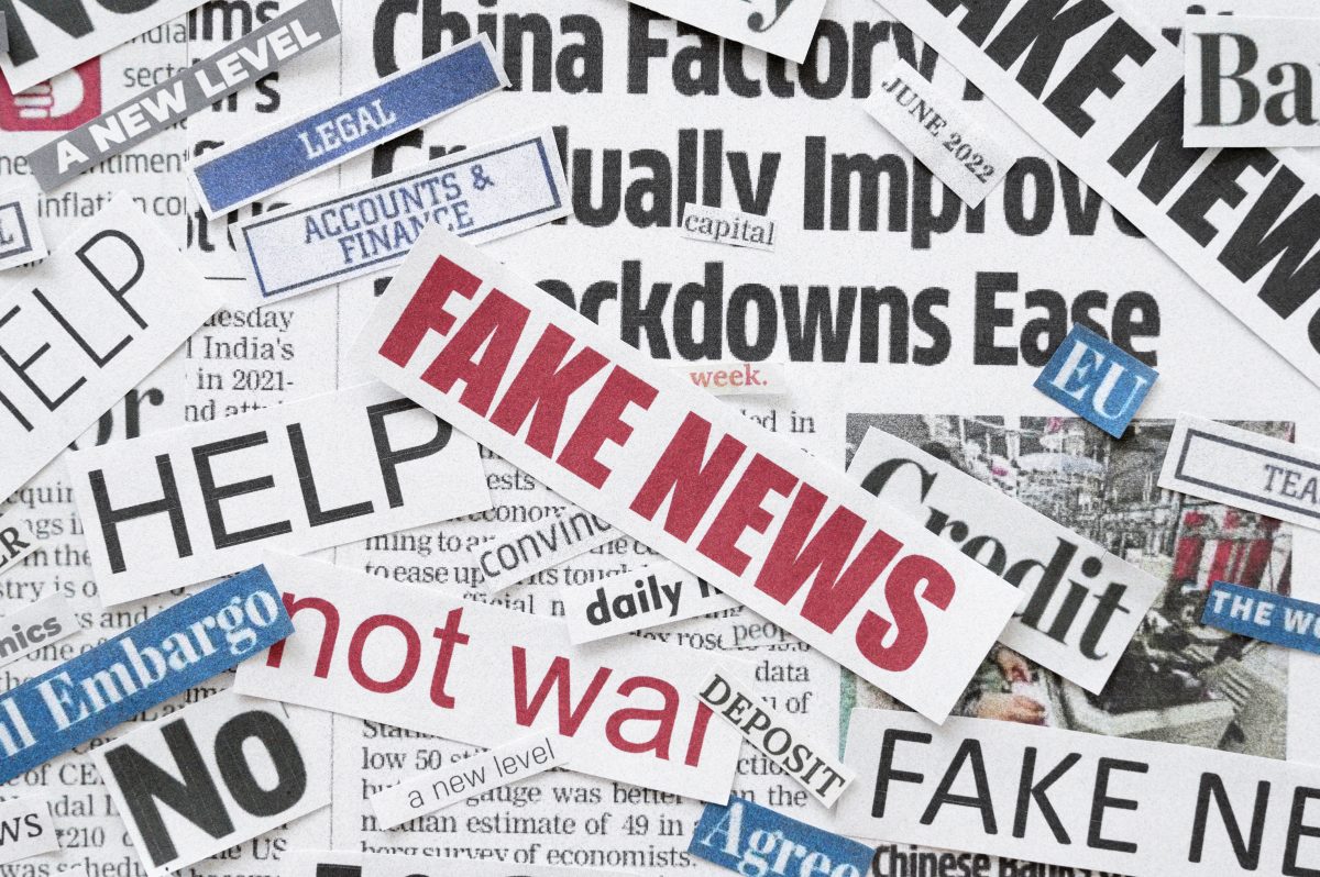 Mijas centra el Día de la Lectura en el impacto de las Fake News en la sociedad - newspaper background concept Mijas centra el Día de la Lectura en el impacto de las Fake News en la sociedad - newspaper background concept