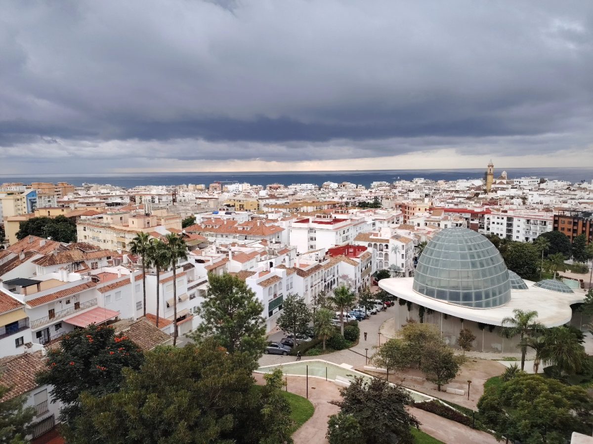 Un nuevo frente traerá lluvias débiles este jueves a la Costa del Sol - tormenta estepona Un nuevo frente traerá nubes y lluvia.