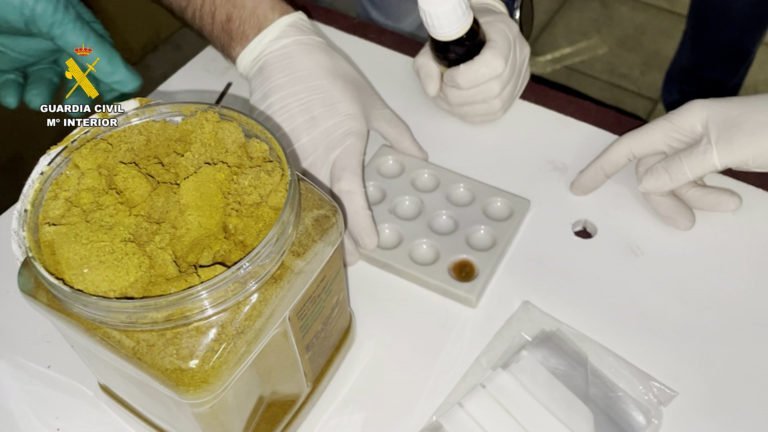 Desarticulan una red criminal en Málaga y Madrid que escondía cocaína entre especias alimentarias - 2024 12 15 op bavera badajoz 01 e1734263306335 Desarticulan una red criminal en Málaga y Madrid que escondía cocaína entre especias alimentarias - 2024 12 15 op bavera badajoz 01 e1734263306335