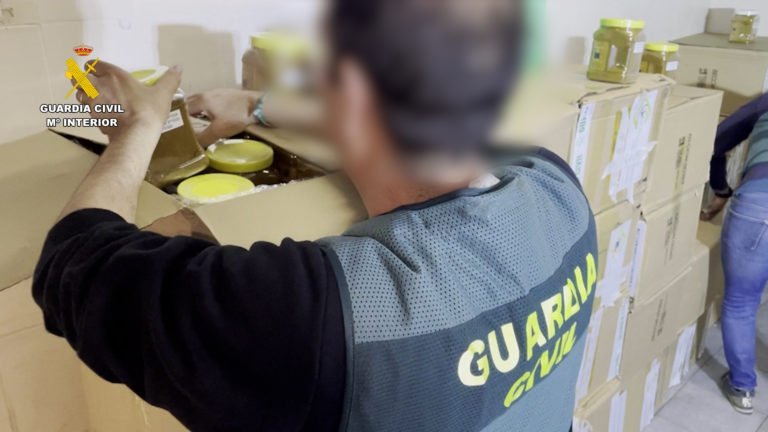 Desarticulan una red criminal en Málaga y Madrid que escondía cocaína entre especias alimentarias - 2024 12 15 op bavera badajoz 02 e1734263354339 Desarticulan una red criminal en Málaga y Madrid que escondía cocaína entre especias alimentarias - 2024 12 15 op bavera badajoz 02 e1734263354339