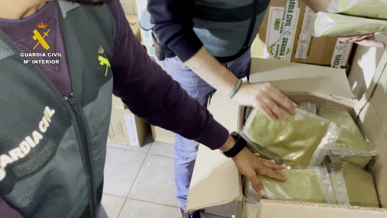 Desarticulan una red criminal en Málaga y Madrid que escondía cocaína entre especias alimentarias - 2024 12 15 op bavera badajoz 03 e1734263391859 Desarticulan una red criminal en Málaga y Madrid que escondía cocaína entre especias alimentarias - 2024 12 15 op bavera badajoz 03 e1734263391859